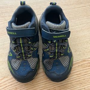 Merrell toddler hiking boots in used but good condition, Size 9